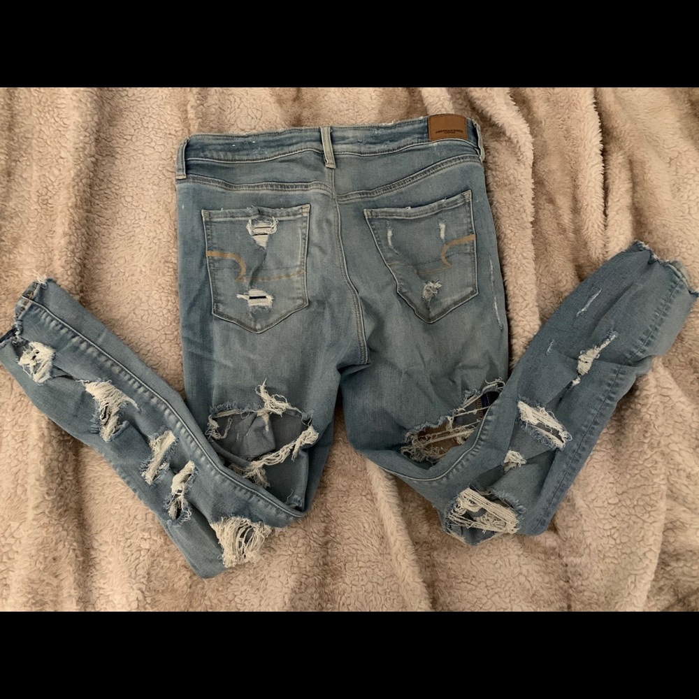 American Eagle Extremely Ripped High-Rise Jegging